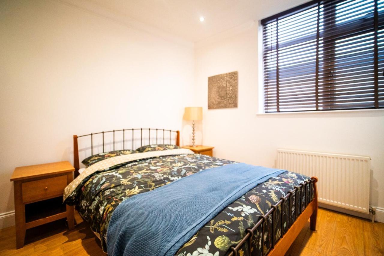 Stay With Serena Homes , One Bedroom Apartment 퓨어리 외부 사진