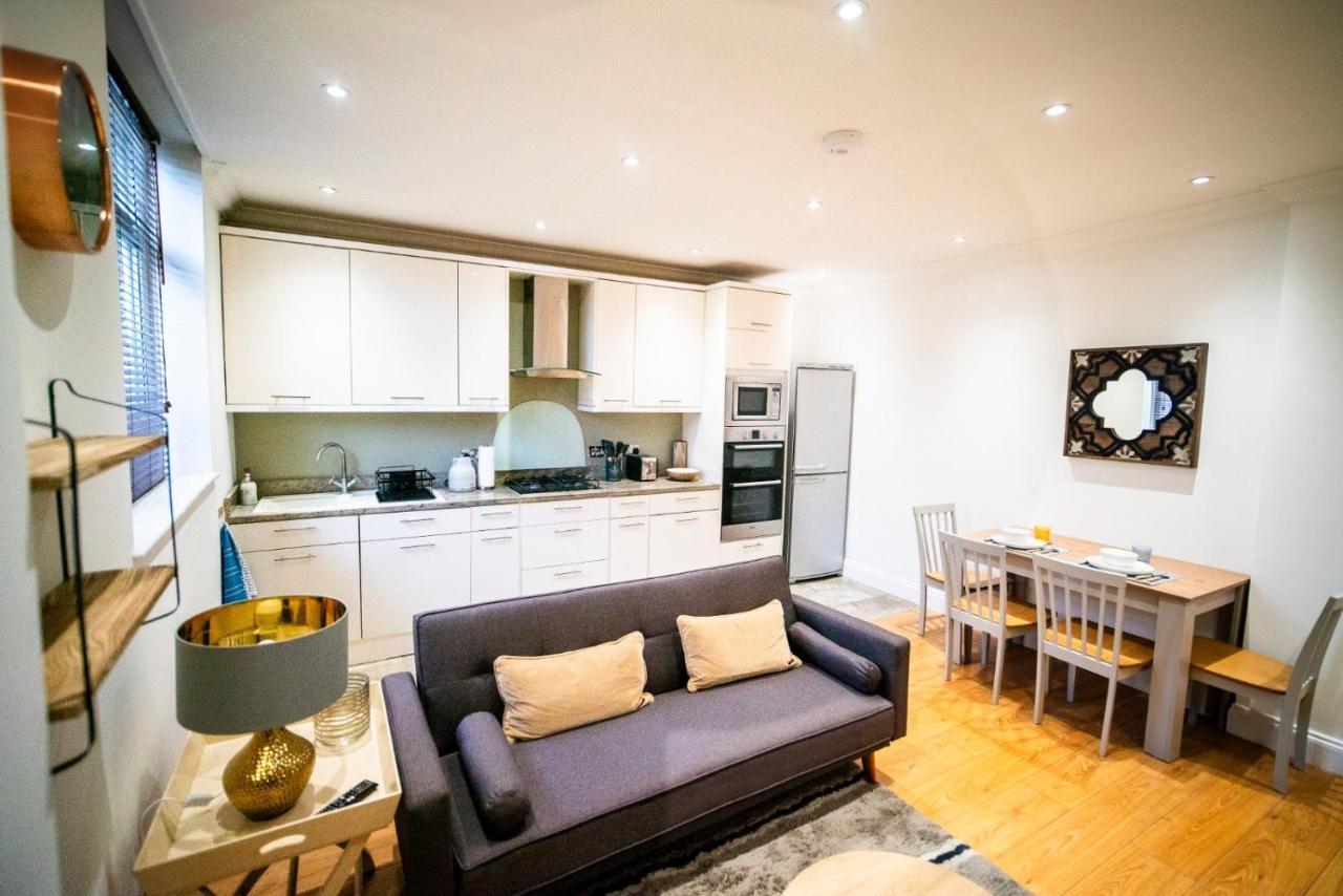 Stay With Serena Homes , One Bedroom Apartment 퓨어리 외부 사진