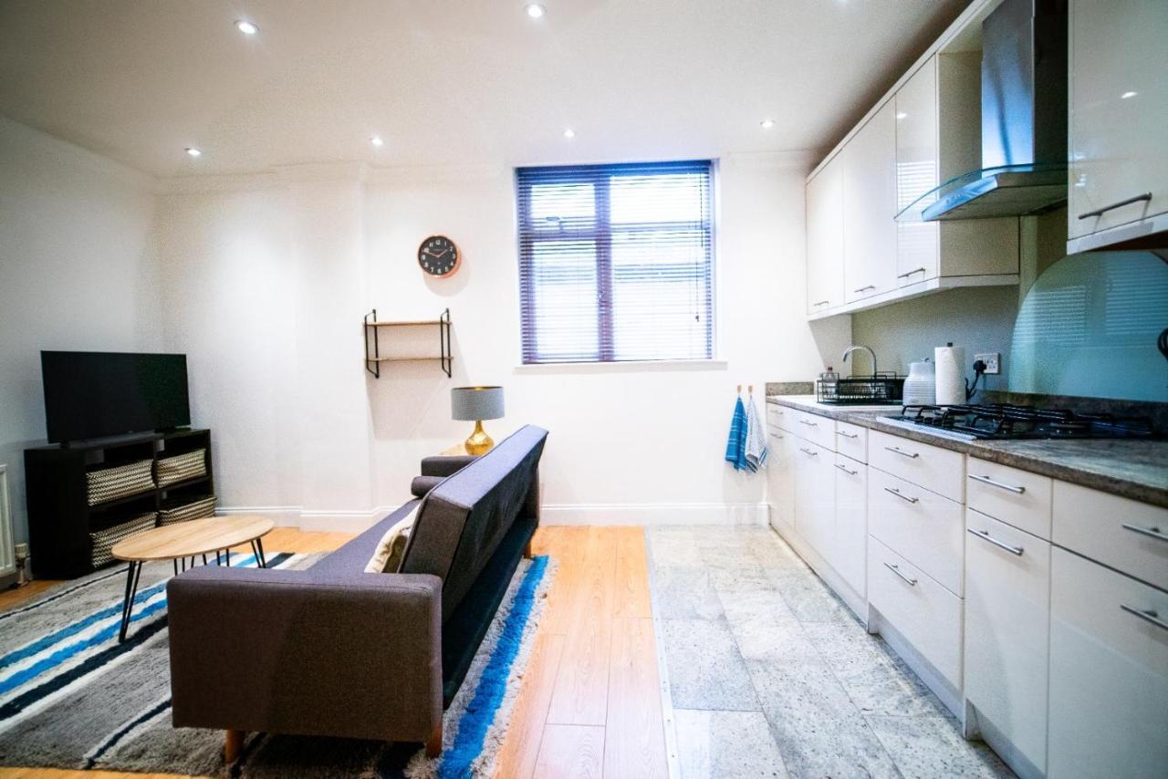 Stay With Serena Homes , One Bedroom Apartment 퓨어리 외부 사진
